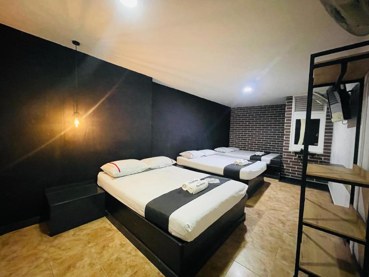 Hotel Panorama 메딜린 외부 사진