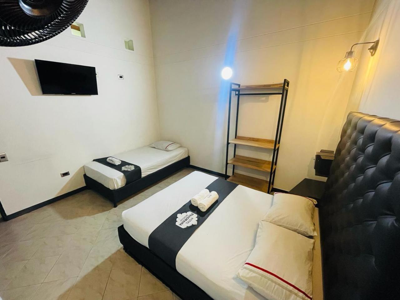 Hotel Panorama 메딜린 외부 사진