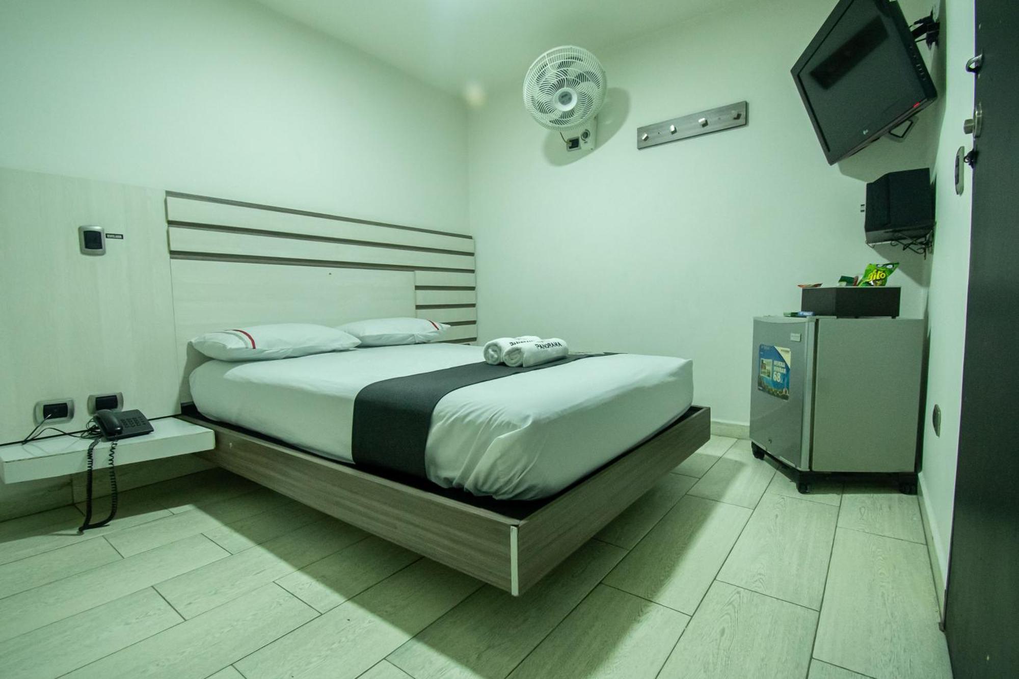 Hotel Panorama 메딜린 외부 사진